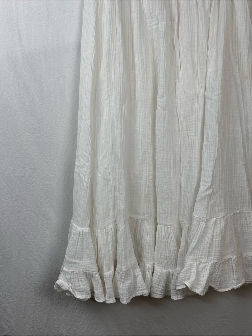 American Eagle Outfitters large White Maxi Skirt with Smocked Waist Ruffle Hem - Picture 4 of 12